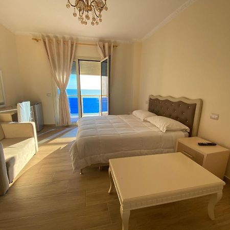 Hotel 3 Vellezerit Драч Екстериор снимка