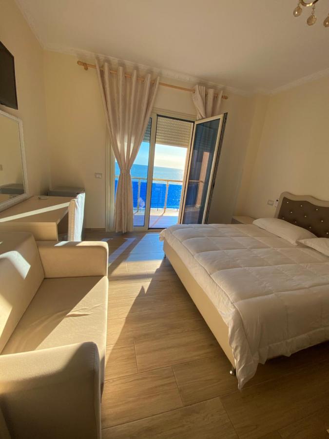 Hotel 3 Vellezerit Драч Екстериор снимка