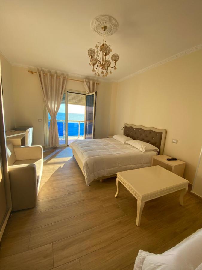 Hotel 3 Vellezerit Драч Екстериор снимка
