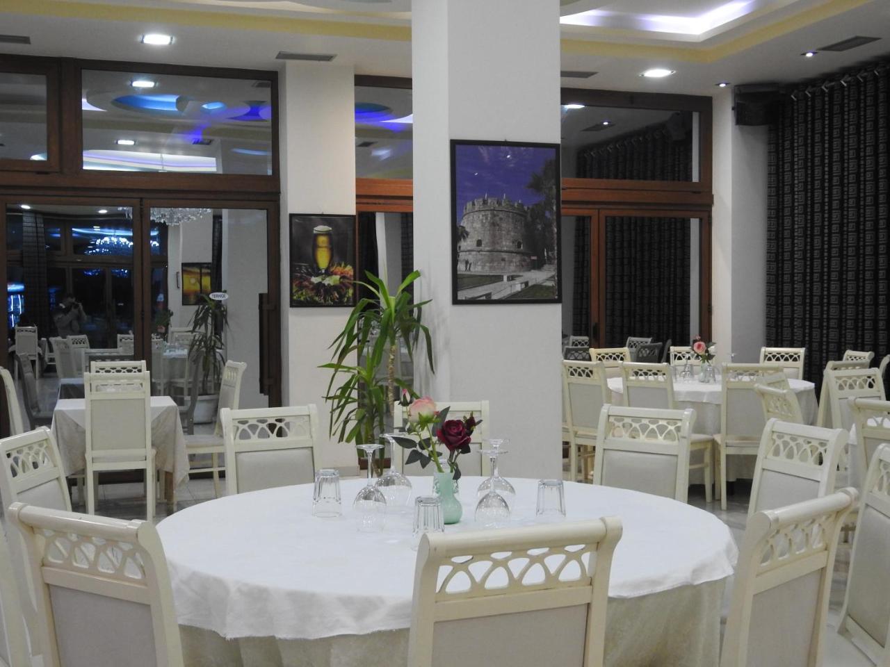 Hotel 3 Vellezerit Драч Екстериор снимка