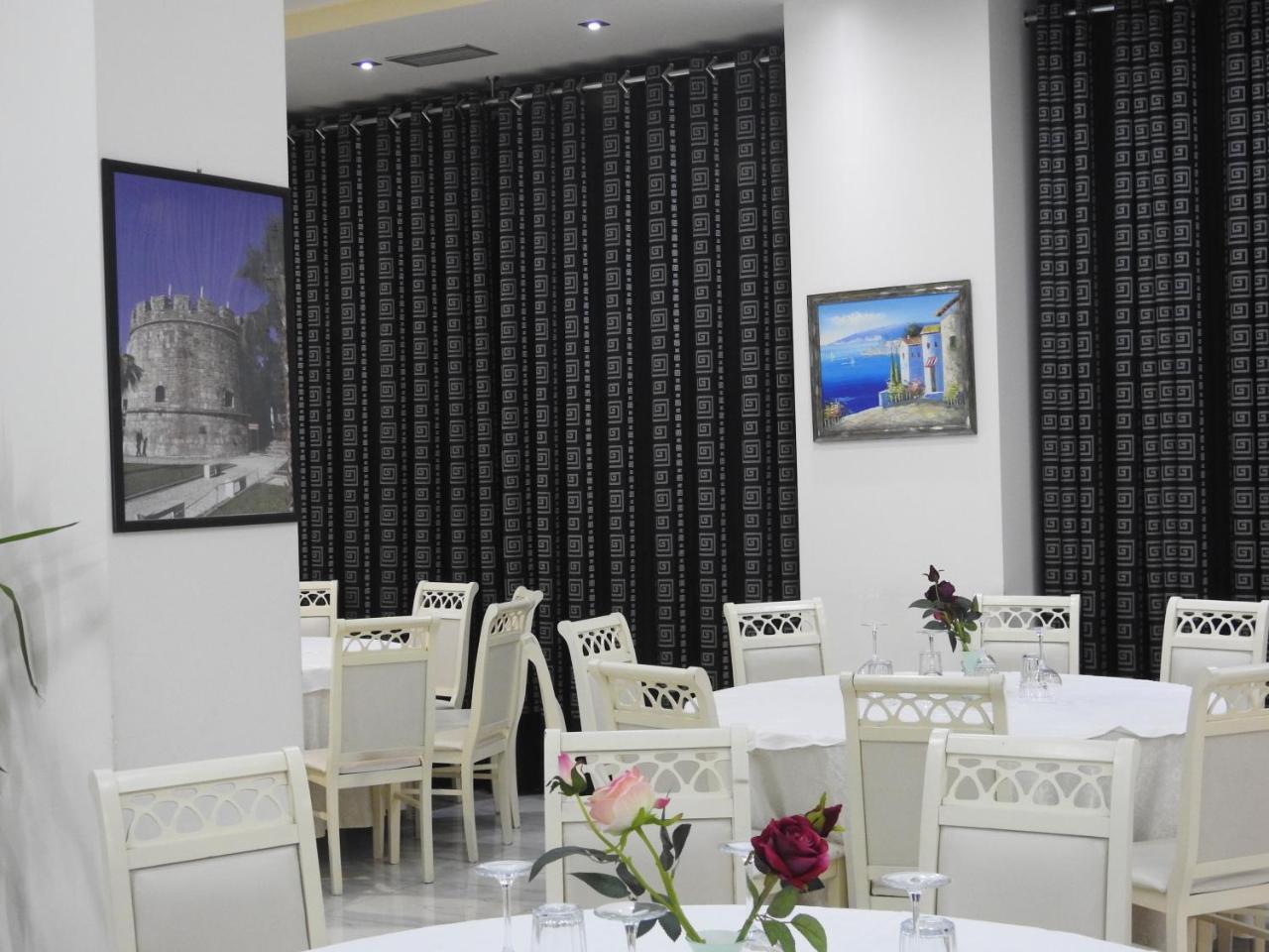 Hotel 3 Vellezerit Драч Екстериор снимка