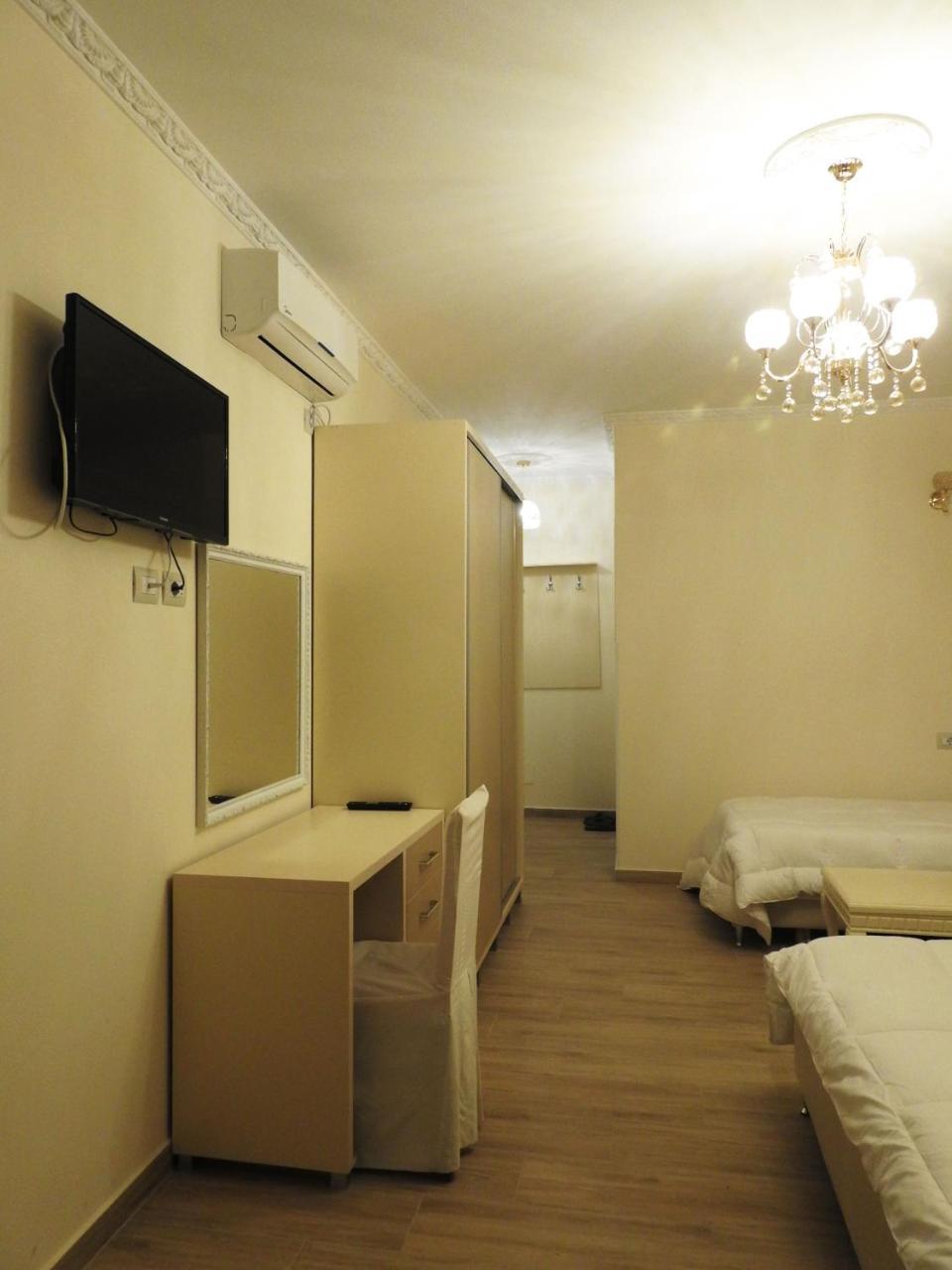 Hotel 3 Vellezerit Драч Екстериор снимка