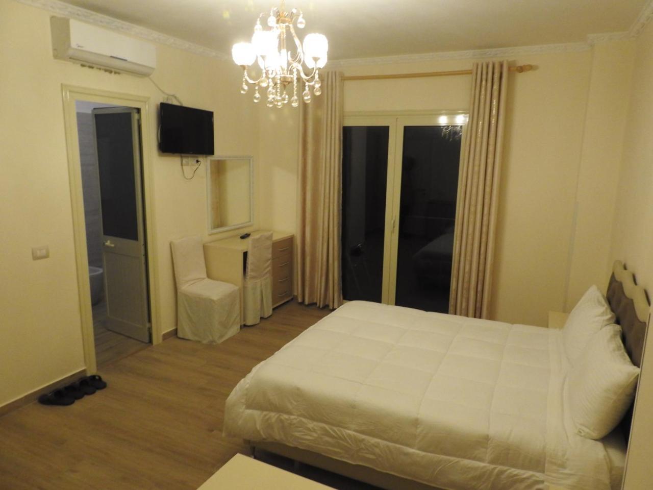 Hotel 3 Vellezerit Драч Екстериор снимка